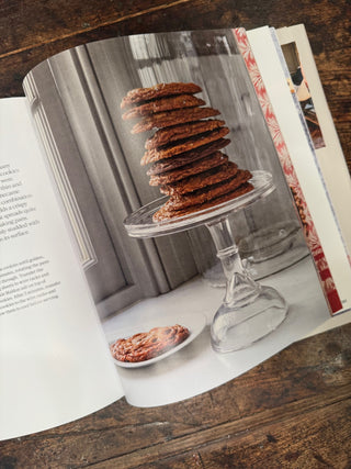 MARTHA: THE COOKBOOK - Martha Stewart